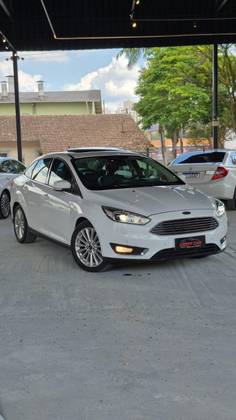 FORD FOCUS 2.0 SE PLUS FASTBACK 16V FLEX 4P POWERSHIFT